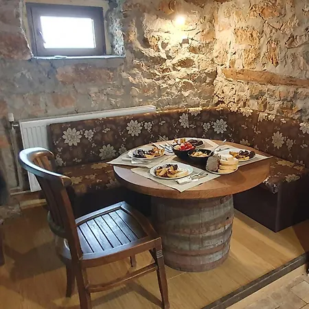 търнова, Guest بيت ضيافة *